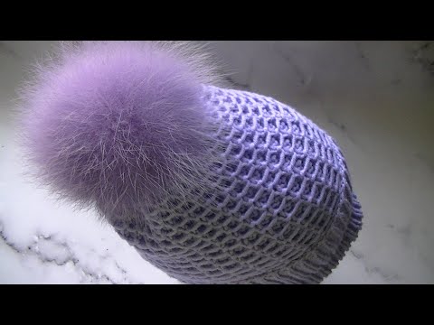 Видео: Вяжем шапку вафельным  узором спицами.
