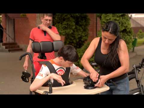 Видео: Кресло коляска для инвалидов Рифтон