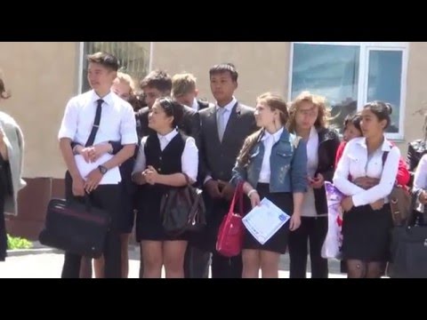 Видео: УШТОБЕ.Вручение грамот в шк М Горького