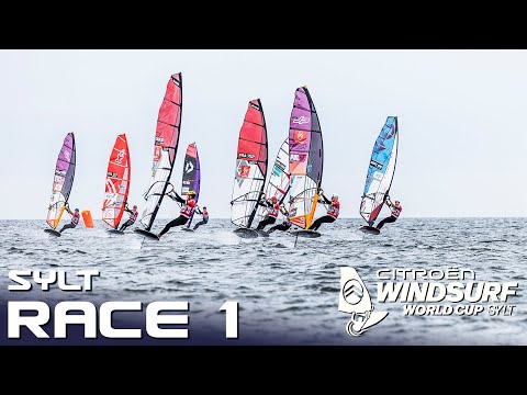 Видео: Слалом на рапирах на выбывание 1 | Кубок мира Citroën по виндсерфингу в Зильте 2025 года