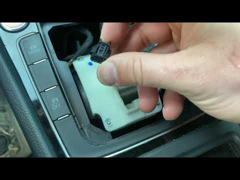 Видео: Замена кнопки «Старт-Стоп» — MK7 Golf R / GTI Golf