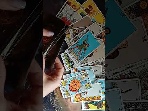 Видео: Кто вам вставил в спину нож 🔪🌪🔮👿⚖️#таро #гадание #враги #бумеранг #shortvideo #s #short #shorts