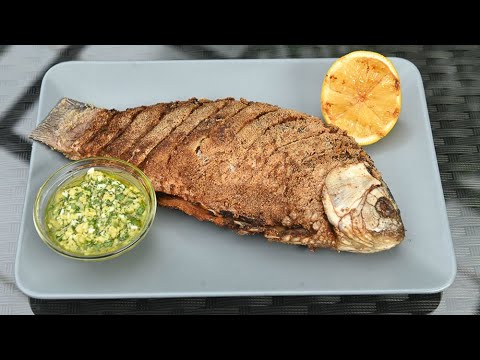 Видео: Жареный карась. Салат с пшеном и лососем