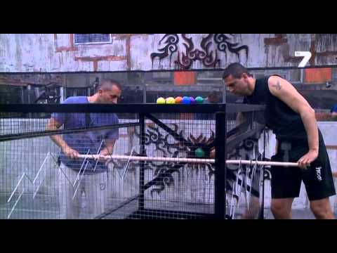 Видео: Къртисата 17.04.2014 част 2 от 4