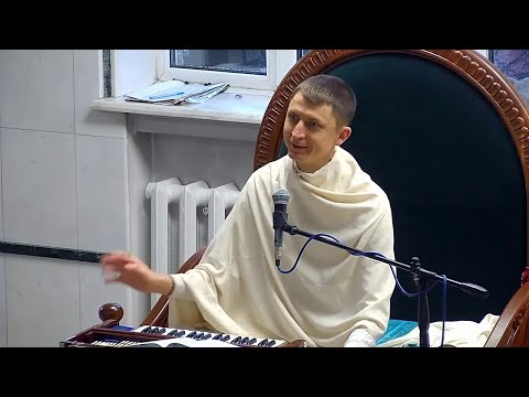 Видео: ЕМ Врадж Гопал прабху || Бхакти Сангама || Ванчха калпа тарубхьяш ча