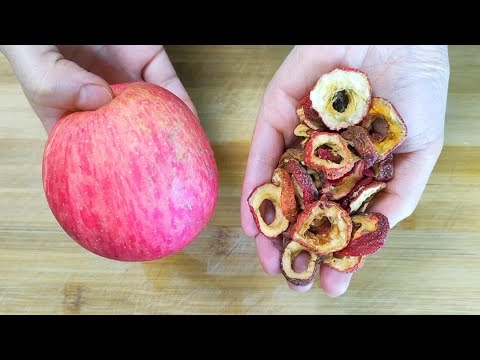 Видео: Есть яблоки и боярышник, как это, слишком сильно.Секрет здоровья от 102-летнего