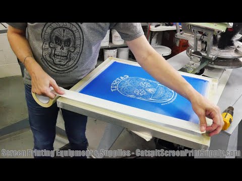 Видео: Как нанести одноцветный рисунок белой краской на темную одежду