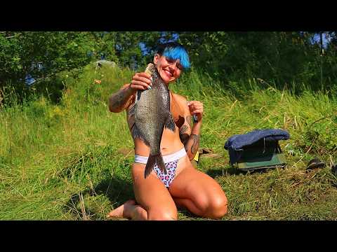 Видео: РЫБАЛКА на РЕКЕ ДВИНА. Нашли ПУСТО МЕСТО на обрыве. ЛЕЩИ в жару НА КУКУРУЗУ. ЖАРЮ УЛОВ #450