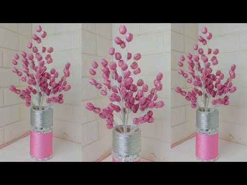 Видео: Дизайнерские цветы и вазы из пенопласта || Ремесло из пенопласта || Как сделать цветы из пенопласта