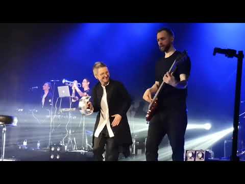 Видео: Сурганова и Оркестр - Воздух (Владимир 07.03.21)