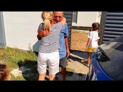 Видео: Вернулись домой. Ехали целые сутки. Поели вкусный ХАНУМ от мамы! Продолжение следует...