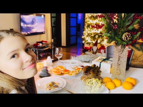 Видео: ОТМЕЧАЕМ НОВЫЙ 2021 ГОД без ПАПЫ / НАША МАША влог 1 января 2021