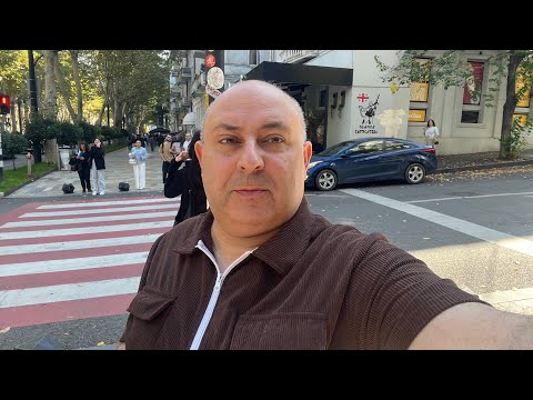 Видео: Тбилиси. С Исанского района в Ваке. Путь по проспекту Руставели до площади Героев и Варазисхеви.