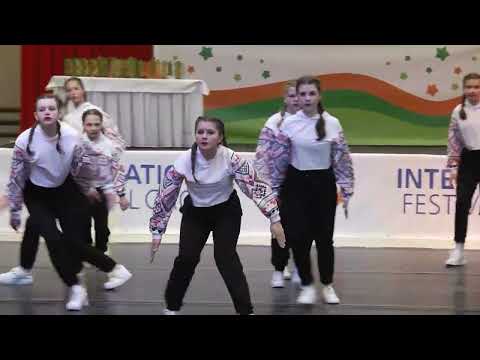 Видео: " Ой там на горі"