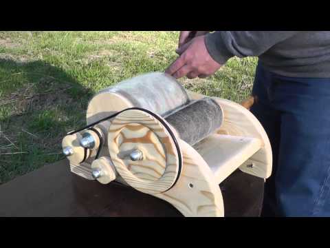 Видео: Кардер барабанный для шерсти V2