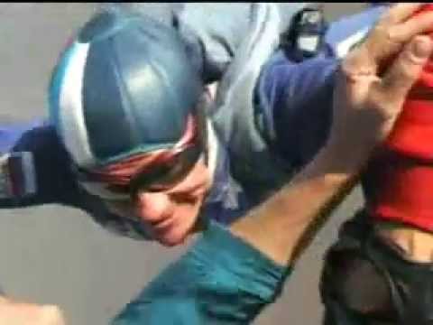 Видео: прыжки с парашютом в г. Уфе