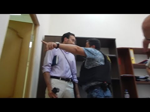Видео: "ПРОИЗВОЛ ПРИСТАВОВ Г.СЕВАСТОПОЛЯ: УГРОЗЫ И ВЫДВОРЕНИЕ ЖУРНАЛИСТА, ХАМСКОЕ ПОВЕДЕНИЕ, БЕЗЗАКОНИЕ