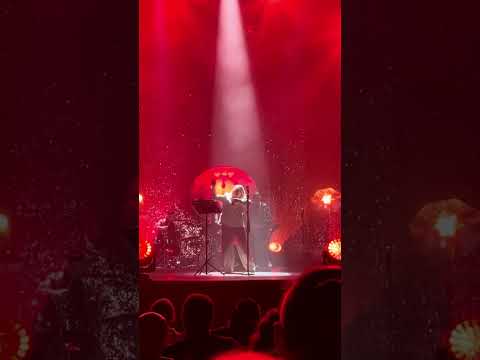 Видео: Ева Польна - Разбить души твоей окна