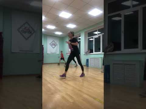 Видео: Функциональная с фитнес резинкой!