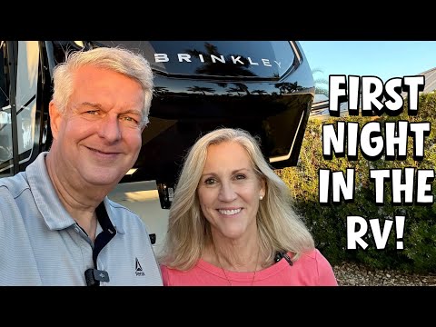 Видео: Первая ночь в автодоме Бринкли! Вы говорили, мы слушали