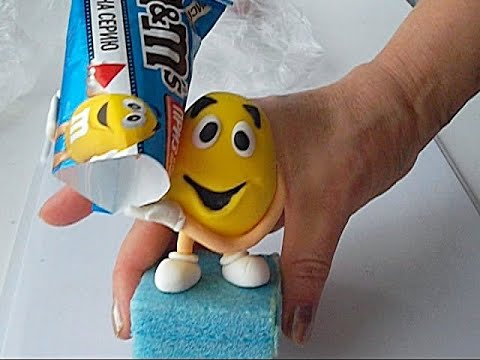 Видео: ФИГУРКА ЖЕЛТОГО M@Ms' из мастики / Мастер-класс