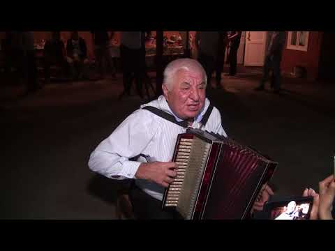 Видео: Поёт Хабала