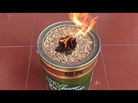 Видео: Как сделать дровяную печь из опилок из цемента и старых железных бочек