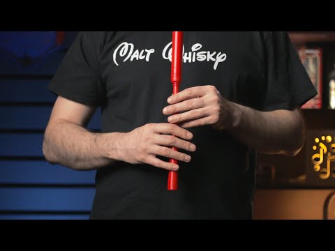Видео: Уроки игры на шотландской волынке. #1 Постановка рук.