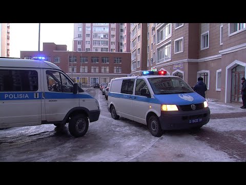 Видео: Астанадағы көпқабатты үйлердің бірінде лифт құлап кетті. Оқушының мектепте  қолы сынды.