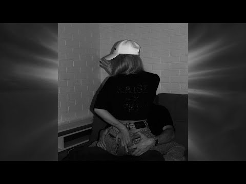 Видео: URBANOV — Не падай вниз (Russian Dark Rap Duet | Official Visualizer)
