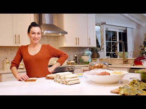 Видео: Начинаю Новогодний Марафон Готовки 🎄💃🏻  | Фарш На Толму и Блинчики | Эгине | Семейный Влог