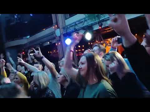 Видео: группа «Чёрный Квадрат» - Перемен + Группа Крови (Люстра Бар,26.02.2023)