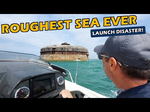 Видео: КАТАСТРОФА при спуске лодки на воду... Затем мы столкнулись с САМЫМ БУРНЫМ морем в нашей жизни!