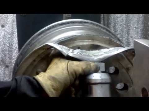 Видео: Ремонт литого диска в Липецке.(часть 1)