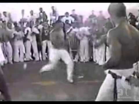 Видео: Капоэйра: боевое искусство или танец?