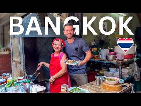 Видео: ВОТ ПОЧЕМУ Я ЖИВУ В БАНГКОКЕ! 🇹🇭 Новый уровень: Pad Kaprao и Tom Yum на другой стороне Бангкока