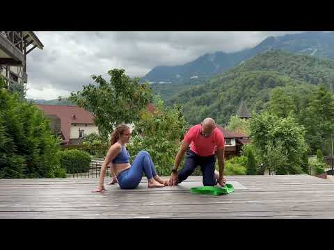 Видео: Smart yoga. Выпуск 3. Как улучшить внутреннюю ротацию тазобедренного сустава. Быстро. Эффективно.