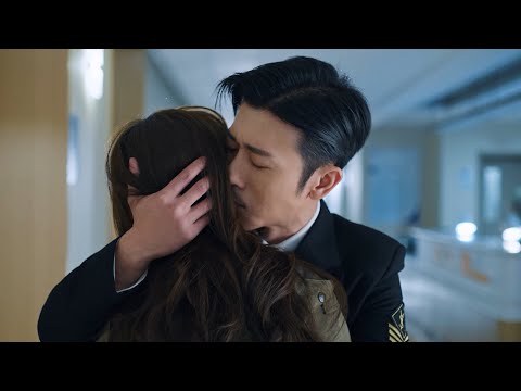 Видео: Рукин знает, что происходит, целует с чувством вины и крепко обнимает победителя.