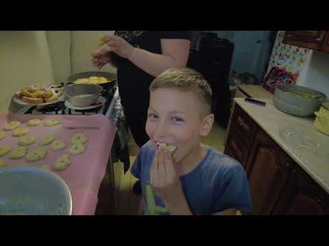 Видео: Простые пончики для моих детей/Семейный Влог/Donuts for my kids / Family Vlog /