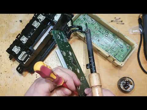 Видео: Ремонт блока управления климатом Mazda Premacy 1-е поколение. Замена кнопок и подсветки.#электрик