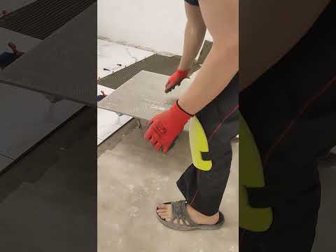 Видео: Укладка плитки керамогранит 60 на 60 основные моменты. Приятного просмотра