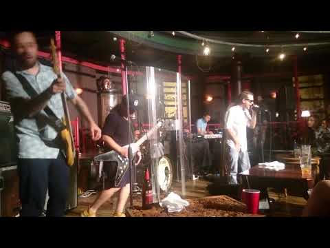 Видео: Децл aka Le Truk & Animal ДжаZ - Слезы | 4K LIVE