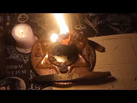 Видео: Чистим комнату от нечисти и переклада😈🗡 Очищаем пространство🌸 #чисткадома #нечисть  #переклад