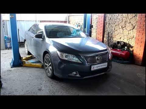 Видео: Что лучше откачать масло или слить через пробку на Toyota Camry XV50 Тойота Камри 2013 года, 2,5