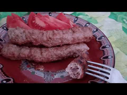 Видео: РЕЦЕПТАТА, ЗА КЕБАПЧЕТАТА ОТ СОЦВРЕМЕНАТА! СПЕЦИАЛИСТА ЩЕ ПОКАЖЕ НАЧИНЪТ, НА ПРИГОТВЯНЕТО ИМ!