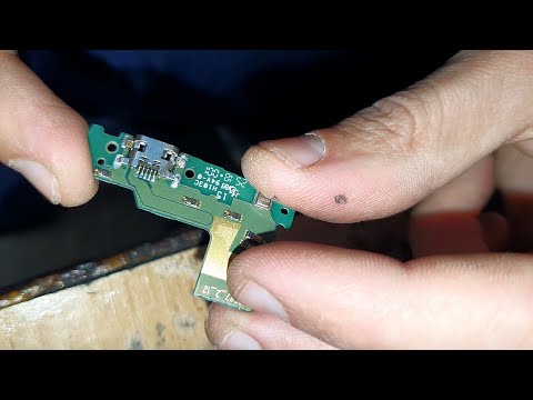 Видео: Huawei Y6 2018 замена зарядного гнезда