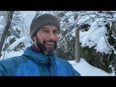 Видео: Зимняя Карелия  Восхождение на скалу рядом с поселком Асилан.