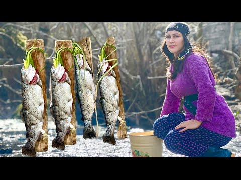 Видео: Приготовили шашлык из форели в тандыре со сливочным соусом