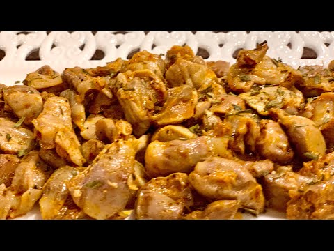 Видео: Пилешки воденички в масло - крехки, нежни, невероятно вкусни късчета / Куриные желудочки в масле