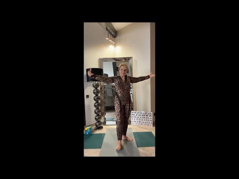 Видео: 🧘Утро с Ольгой Шакти. Суст. гимн. Хатха-йога. #йогаутром #открытаяйога